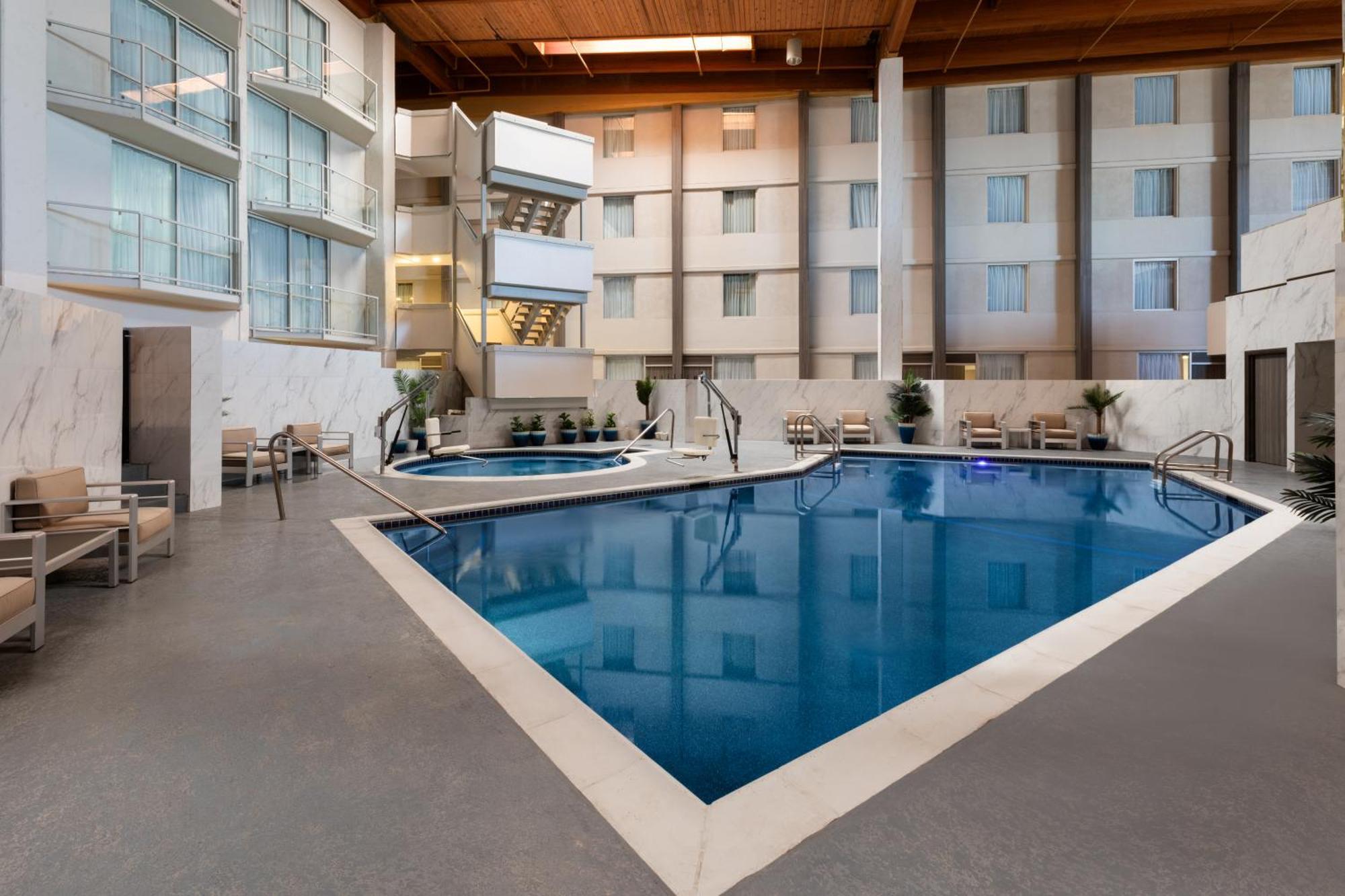 Ramada By Wyndham Dfw Airport Hotell Irving Eksteriør bilde
